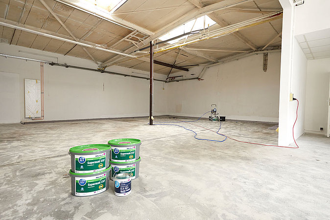 Bild Halle mit MEGA Quick & Easy 5.0 und Produkten